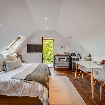 Ferienwohnung The Lookout At Cloatley Meadow Hankerton Exterior foto