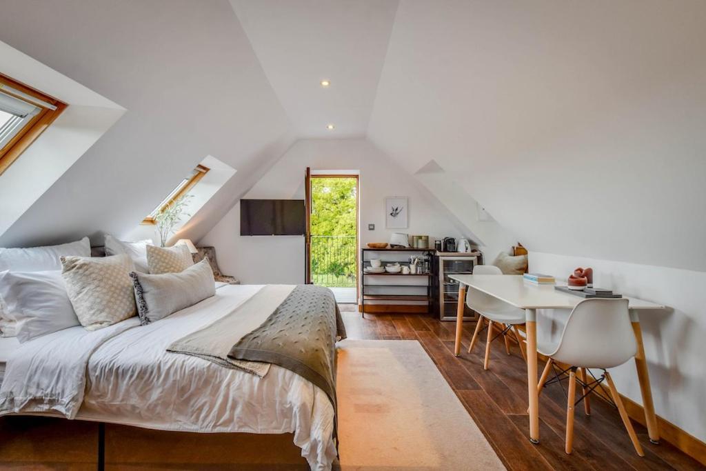 Ferienwohnung The Lookout At Cloatley Meadow Hankerton Exterior foto